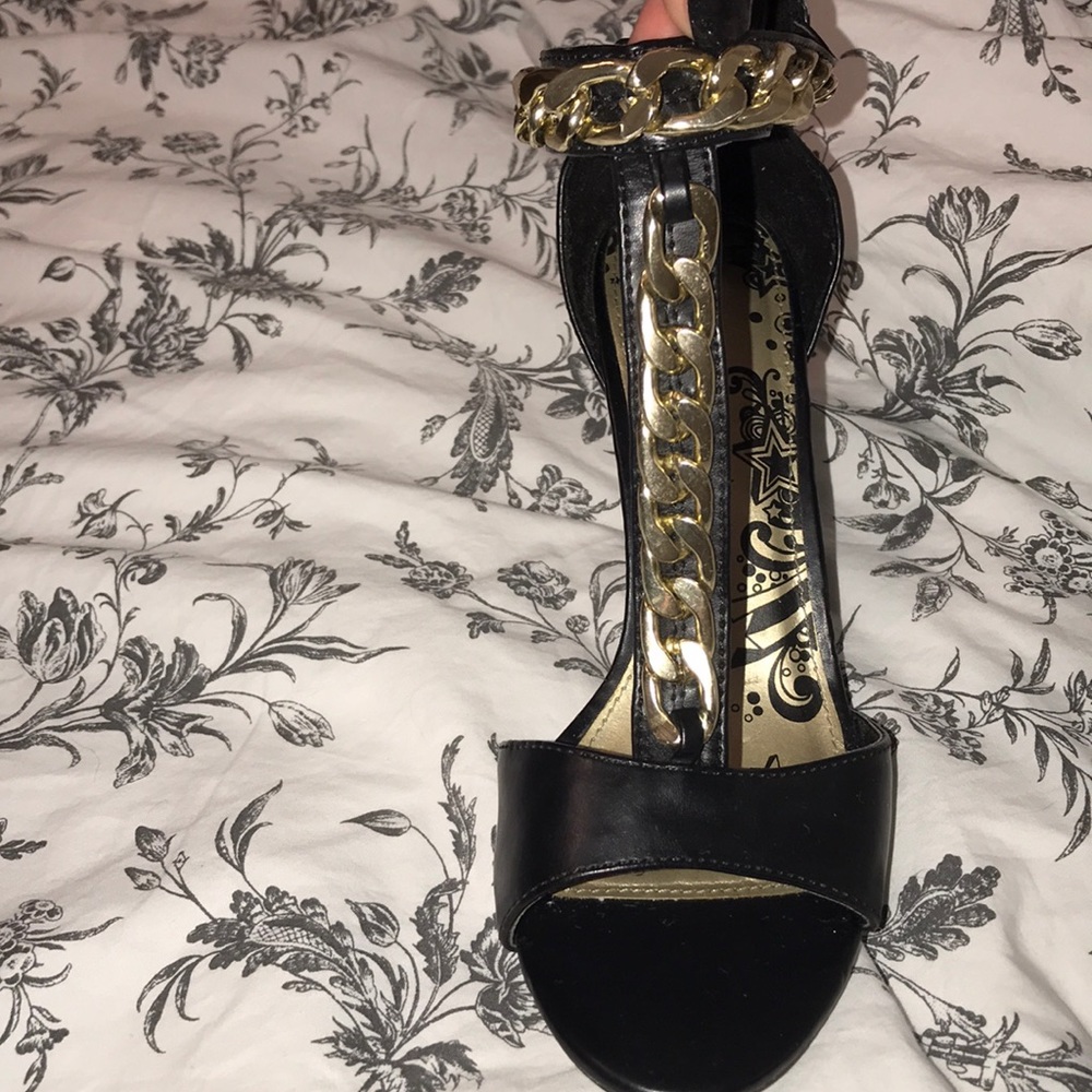 Heels - Picture 7 of 8